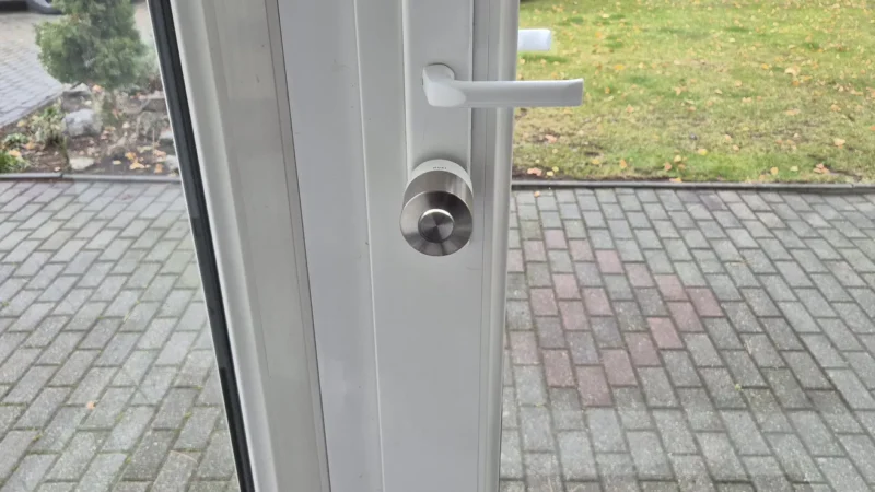 smart-chytry-zamok-nuki-pro-vchodove-dvere-ovladanie-v-mobile-app-home-systems