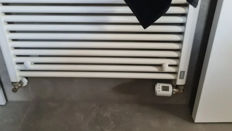 donexon-eurotronic-zwave-radiatorova-hlavica-termostat-trv-kupelna